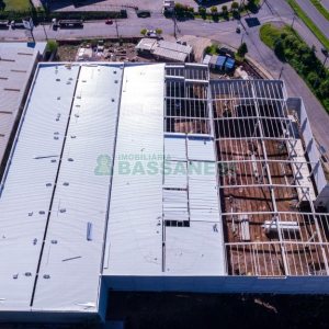 Pavilhão com 3141m², no bairro Cidade Nova em Caxias do Sul para Alugar