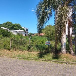 Terreno com 360m², no bairro Jardim América em Caxias do Sul para Comprar