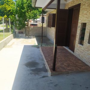 Casa com 143m², 3 dormitórios, 2 vagas, no bairro Desvio Rizzo em Caxias do Sul para Comprar