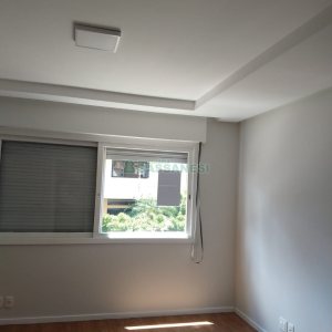 Apartamento com 108m², 3 dormitórios, 2 vagas, no bairro Pio X em Caxias do Sul para Comprar