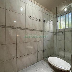 Apartamento com 98m², 3 dormitórios, 2 vagas, no bairro Panazzolo em Caxias do Sul para Alugar