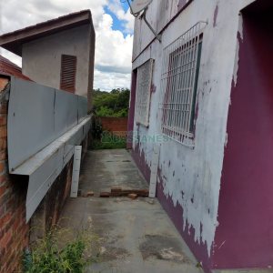 Casa com 149m², 2 dormitórios, 1 vaga, no bairro Santa Corona em Caxias do Sul para Comprar