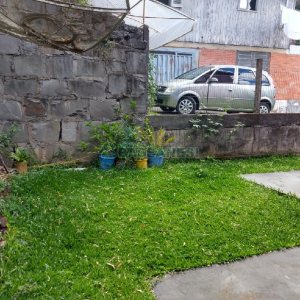 Casa com 149m², 2 dormitórios, 1 vaga, no bairro Santa Corona em Caxias do Sul para Comprar