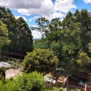 Casa com 149m², 2 dormitórios, 1 vaga, no bairro Santa Corona em Caxias do Sul para Comprar