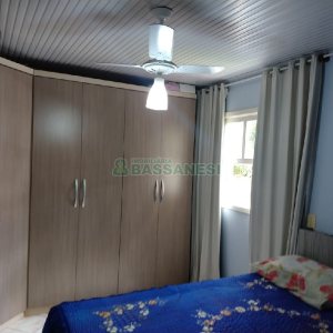 Casa com 149m², 2 dormitórios, 1 vaga, no bairro Santa Corona em Caxias do Sul para Comprar