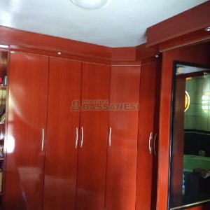 Casa com 197m², 3 dormitórios, 1 vaga, no bairro Santa Corona em Caxias do Sul para Comprar