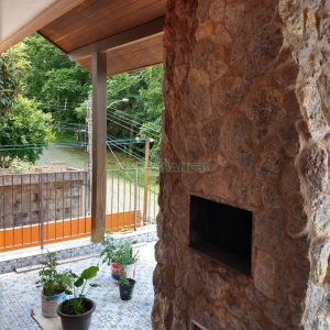 Casa com 197m², 3 dormitórios, 1 vaga, no bairro Santa Corona em Caxias do Sul para Comprar