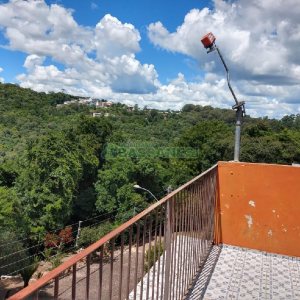 Casa com 197m², 3 dormitórios, 1 vaga, no bairro Santa Corona em Caxias do Sul para Comprar