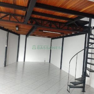Loja com 101m², 1 vaga, no bairro Rio Branco em Caxias do Sul para Comprar