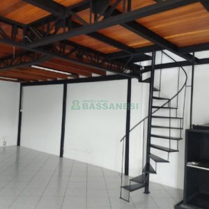 Loja com 101m², 1 vaga, no bairro Rio Branco em Caxias do Sul para Comprar