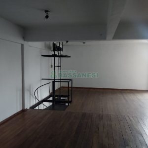 Loja com 101m², 1 vaga, no bairro Rio Branco em Caxias do Sul para Comprar