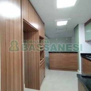 Apartamento com 140m², 3 dormitórios, 2 vagas, no bairro Santa Catarina em Caxias do Sul para Comprar