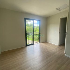 Sobrado com 92m², 2 dormitórios, 2 vagas, no bairro Nossa Senhora da Saúde em Caxias do Sul para Comprar