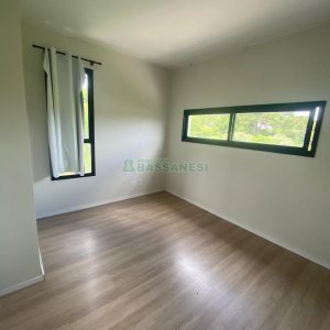 Sobrado com 92m², 2 dormitórios, 2 vagas, no bairro Nossa Senhora da Saúde em Caxias do Sul para Comprar