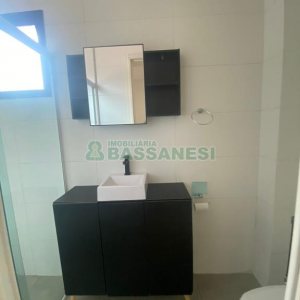 Sobrado com 92m², 2 dormitórios, 2 vagas, no bairro Nossa Senhora da Saúde em Caxias do Sul para Comprar