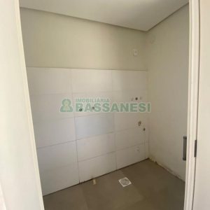 Sobrado com 92m², 2 dormitórios, 2 vagas, no bairro Nossa Senhora da Saúde em Caxias do Sul para Comprar