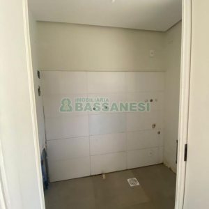 Sobrado com 92m², 2 dormitórios, 2 vagas, no bairro Nossa Senhora da Saúde em Caxias do Sul para Comprar