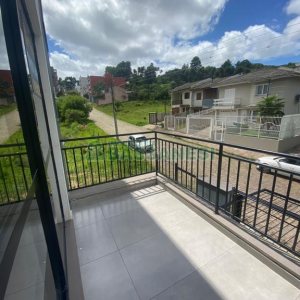 Sobrado com 92m², 2 dormitórios, 2 vagas, no bairro Nossa Senhora da Saúde em Caxias do Sul para Comprar