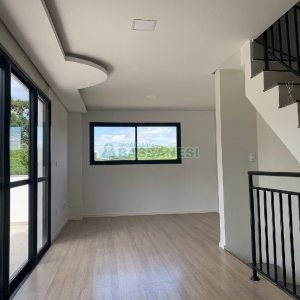 Sobrado com 92m², 2 dormitórios, 2 vagas, no bairro Nossa Senhora da Saúde em Caxias do Sul para Comprar