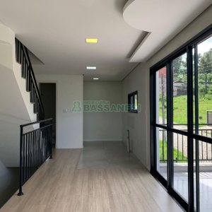 Sobrado com 92m², 2 dormitórios, 2 vagas, no bairro Nossa Senhora da Saúde em Caxias do Sul para Comprar