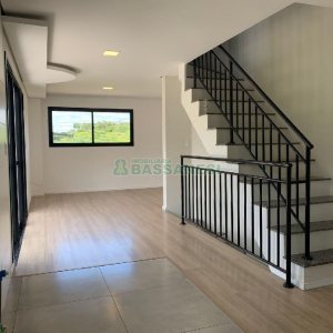 Sobrado com 92m², 2 dormitórios, 2 vagas, no bairro Nossa Senhora da Saúde em Caxias do Sul para Comprar