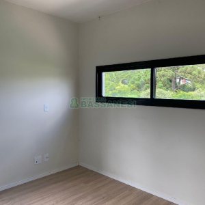 Sobrado com 92m², 2 dormitórios, 2 vagas, no bairro Nossa Senhora da Saúde em Caxias do Sul para Comprar