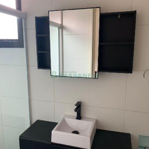 Sobrado com 92m², 2 dormitórios, 2 vagas, no bairro Nossa Senhora da Saúde em Caxias do Sul para Comprar