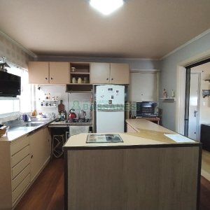 Apto Mobiliado com 77m², 3 dormitórios, 2 vagas, no bairro Pio X em Caxias do Sul para Comprar