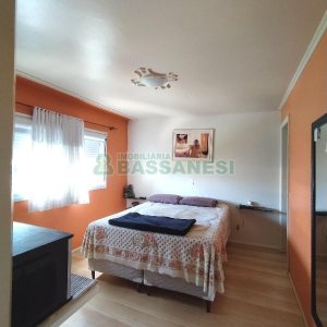 Apto Mobiliado com 77m², 3 dormitórios, 2 vagas, no bairro Pio X em Caxias do Sul para Comprar