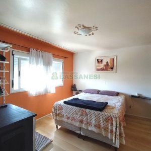 Apto Mobiliado com 77m², 3 dormitórios, 2 vagas, no bairro Pio X em Caxias do Sul para Comprar