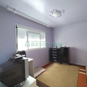 Apto Mobiliado com 77m², 3 dormitórios, 2 vagas, no bairro Pio X em Caxias do Sul para Comprar