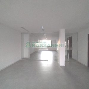 Sala com 123m², 2 vagas, no bairro Centro em Caxias do Sul para Alugar ou Comprar
