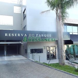 Apto Mobiliado com 71m², 2 dormitórios, 2 vagas, no bairro Madureira em Caxias do Sul para Alugar