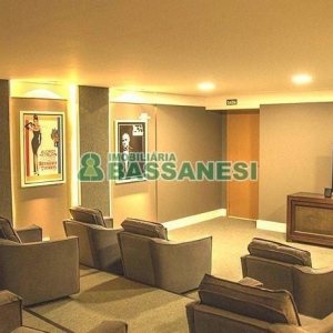 Apto Mobiliado com 71m², 2 dormitórios, 2 vagas, no bairro Madureira em Caxias do Sul para Alugar
