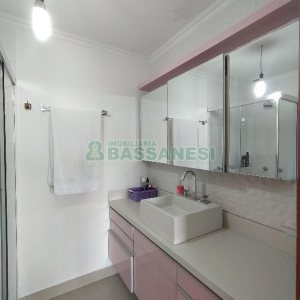 Apto Mobiliado com 71m², 2 dormitórios, 2 vagas, no bairro Madureira em Caxias do Sul para Alugar