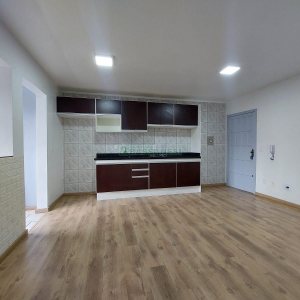 Apartamento com 74m², 2 dormitórios, 1 vaga, no bairro Centro em Caxias do Sul para Alugar