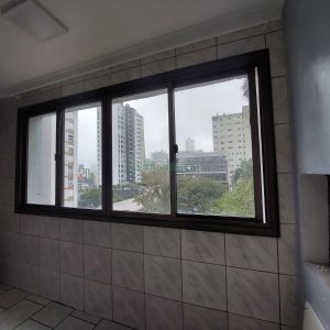 Apartamento com 74m², 2 dormitórios, 1 vaga, no bairro Centro em Caxias do Sul para Alugar