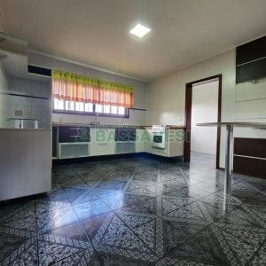 Casa com 407m², 3 dormitórios, 4 vagas, no bairro Bela Vista em Caxias do Sul para Alugar