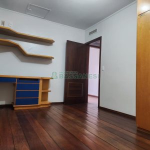 Casa com 407m², 3 dormitórios, 4 vagas, no bairro Bela Vista em Caxias do Sul para Alugar