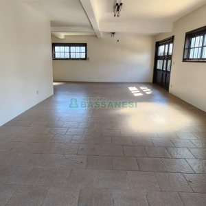 Casa com 407m², 3 dormitórios, 4 vagas, no bairro Bela Vista em Caxias do Sul para Alugar