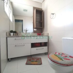 Apartamento com 91m², 2 dormitórios, 2 vagas, no bairro Panazzolo em Caxias do Sul para Alugar