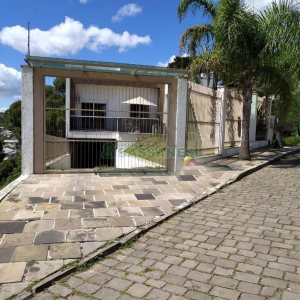 Casa Mobiliada com 450m², 3 dormitórios, 4 vagas, no bairro Charqueadas em Caxias do Sul para Alugar
