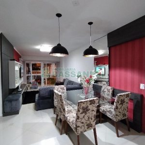 Casa Mobiliada com 450m², 3 dormitórios, 4 vagas, no bairro Charqueadas em Caxias do Sul para Alugar