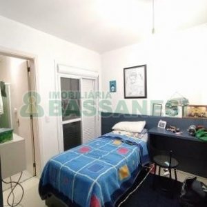 Casa Mobiliada com 450m², 3 dormitórios, 4 vagas, no bairro Charqueadas em Caxias do Sul para Alugar