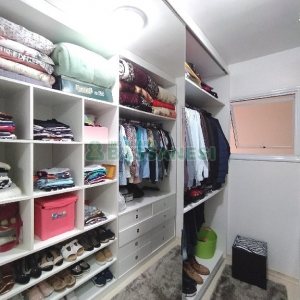 Casa Mobiliada com 450m², 3 dormitórios, 4 vagas, no bairro Charqueadas em Caxias do Sul para Alugar