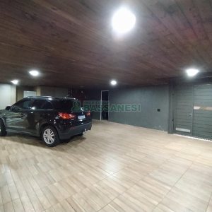 Casa Mobiliada com 450m², 3 dormitórios, 4 vagas, no bairro Charqueadas em Caxias do Sul para Alugar