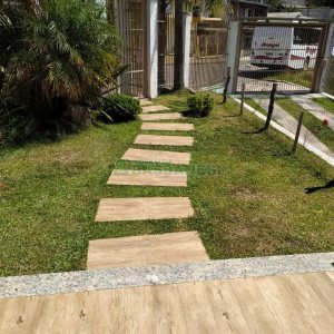 Casa Mobiliada com 450m², 3 dormitórios, 4 vagas, no bairro Charqueadas em Caxias do Sul para Alugar