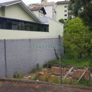Terreno com 330m², no bairro Marechal Floriano em Caxias do Sul para Comprar
