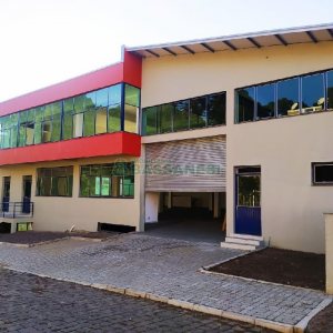 Pavilhão com 1400m², 15 vagas, no bairro Ana Rech em Caxias do Sul para Alugar