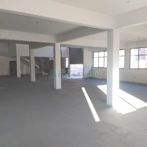 Pavilhão com 1400m², 15 vagas, no bairro Ana Rech em Caxias do Sul para Alugar